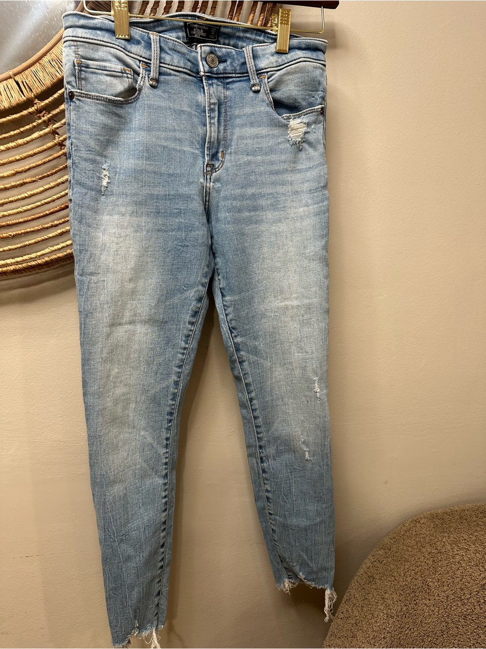 Abercrombie & Fitch Vintage Light Wash Distressed women jeans